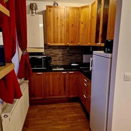 Slnecny V Blizkosti Historickeho Centra Free Parking Trenčín