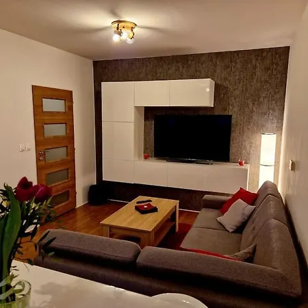 Slnecny V Blizkosti Historickeho Centra Free Parking