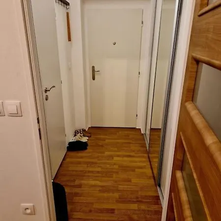 Slnecny V Blizkosti Historickeho Centra Free Parking Appartement