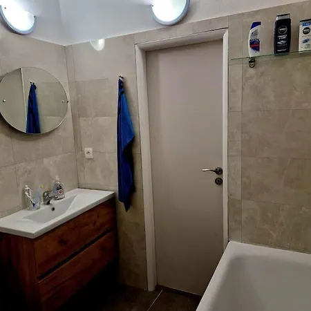 Slnecny V Blizkosti Historickeho Centra Free Parking *