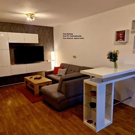 Slnecny V Blizkosti Historickeho Centra Free Parking Apartament *