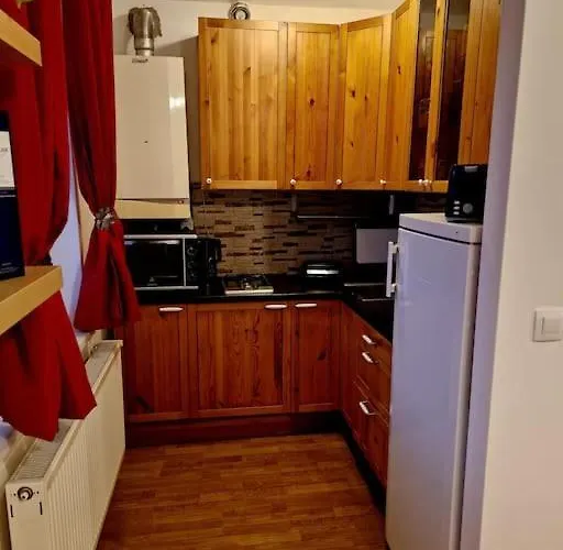 Slnecny V Blizkosti Historickeho Centra Free Parking Trenčín