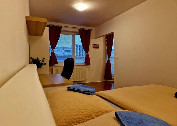 Slnecny ,dobra Adresa-free Parking * Trencin