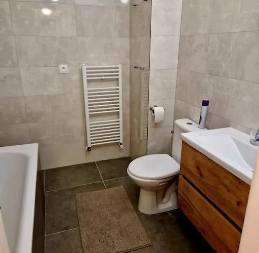 Slnecny ,dobra Adresa-free Parking Apartment