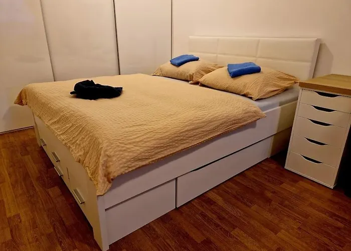 Slnecny ,dobra Adresa-free Parking Apartment